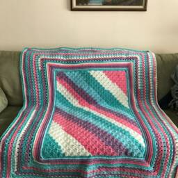 Corner To Corner Bernat Pop Blanket - thumbnail 3