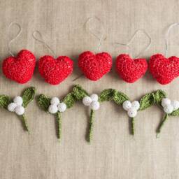 Crochet Christmas Ornaments Mistletoe & Heart Set - thumbnail 3