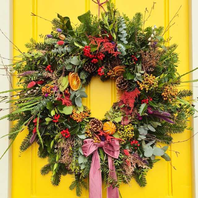 Christmas Wreath Kit. Make Your Own Large Luxury Fresh Festive Door Wreath. A Complete Workshop in A Box Includes Everything You Need. #m - image 1