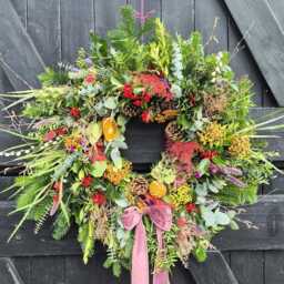 Christmas Wreath Kit. Make Your Own Large Luxury Fresh Festive Door Wreath. A Complete Workshop in A Box Includes Everything You Need. #m - thumbnail 2