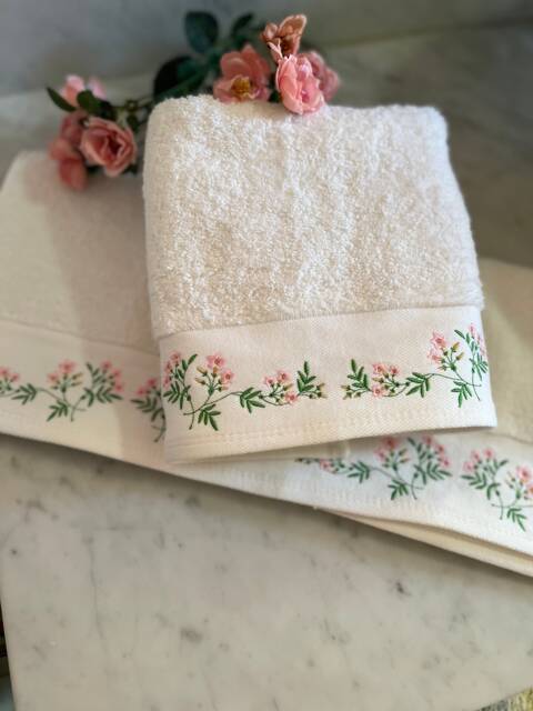 Embroidered Flowers Towel Set, Bathroom Decor - image 1