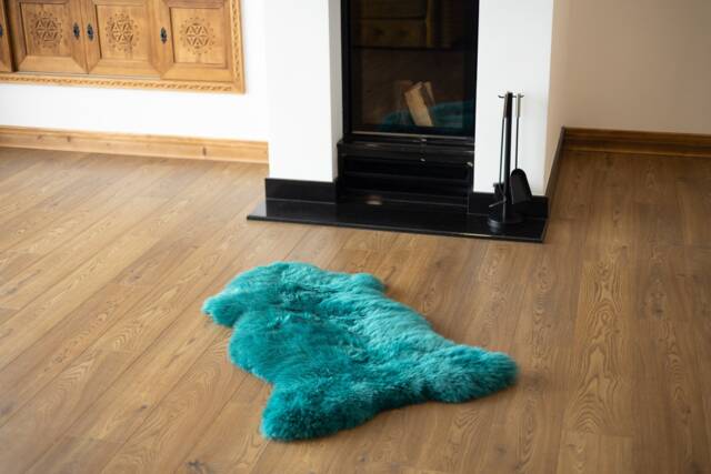 Genuine Natural Emerald Green Sheepskin Rug Throw Scandinavian Style - image 1