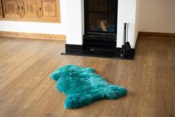 Genuine Natural Emerald Green Sheepskin Rug Throw Scandinavian Style - thumbnail 1