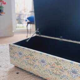 Coffee Table With Storage in William Morris Strawberry Thief - thumbnail 3