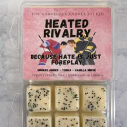 Hockey Romance Candle - On The Ice Smoked Amber Tonka Vanilla Musk Rivals To Lovers Booktok - thumbnail 3