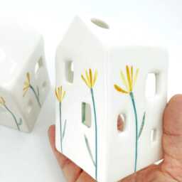 White Ceramic House With Yellow Flowers, Wall-Hanging Decoration Or Candle - thumbnail 2