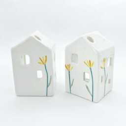 White Ceramic House With Yellow Flowers, Wall-Hanging Decoration Or Candle - thumbnail 3