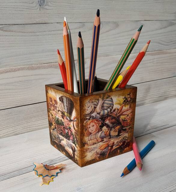 Alice in Wonderland. Pencil Holder. Cup - image 1