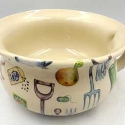 Medium Chamber Pot in Gardening Design By Heron Cross Pottery - thumbnail 2