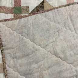 Lap Quilt Throw Soft Pink & Green - thumbnail 3