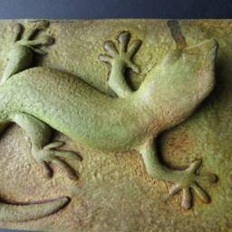 Gecko Concrete Art Tile High Relief Sculpture - thumbnail 2