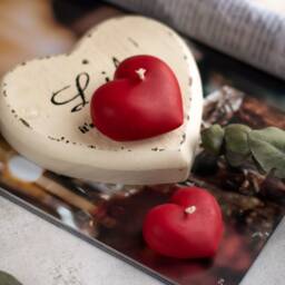 Beeswax Heart Candle - Natural Handmade Valentine's Day Gift, Romantic Shaped - thumbnail 2