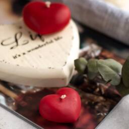 Beeswax Heart Candle - Natural Handmade Valentine's Day Gift, Romantic Shaped - thumbnail 4