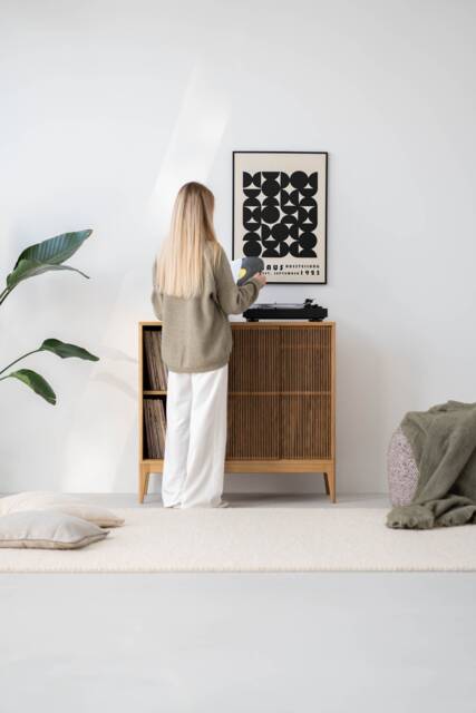 Tonn High 101 - Record Player Stand, Vinyl Record Storage Made Of Solid Oak Wood - image 1