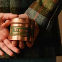The Librarian Candle - Smoked Tea, Ginger, Amber, Vegan Candle, Dark Academia Candle, 100 Ml 250Ml 9Oz 4Oz - thumbnail 3