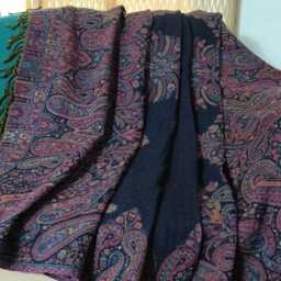 Luxury Boiled Pure Merino Wool Reversible Sofa Or Bed Throws For Ultimate Comfort & Style - Classic Bold Paisley Deep Black & Pink - thumbnail 3