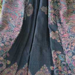 Luxury Boiled Pure Merino Wool Reversible Sofa Or Bed Throws For Ultimate Comfort & Style - Classic Bold Paisley Deep Black & Pink - thumbnail 2