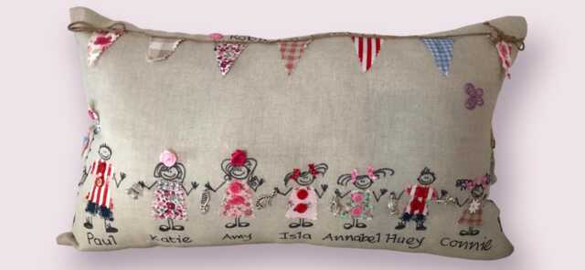 Personalised Family Cushion With 5 Custom Names , Handmade Linen Home Decor, Gift For Mum, Nanna Or Grandma - image 1