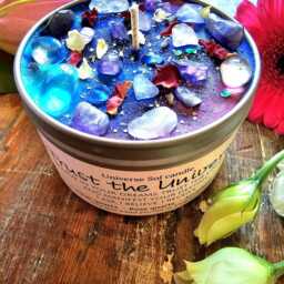 Trust The Universe Rose Quartz, Amethyst Crystal Candle, Floral Citrus Scented Soy Wax - Spiritual Gift - thumbnail 3