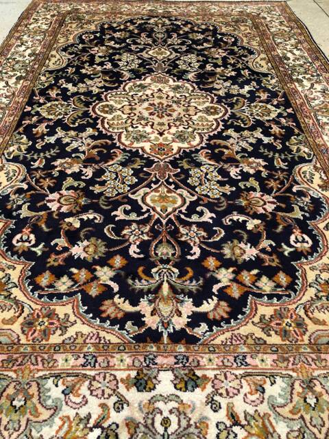Size 3x5 Feet. Handmade Kashmir Silk Carpet - image 1