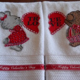 Appliqued Valentine Hand Towel Set Bunny & Bear, True Love - thumbnail 2