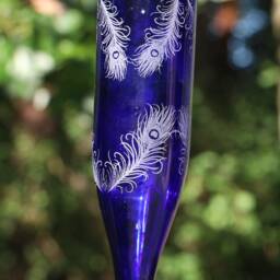 New Etched Peacock Feather Recycled Wine Bottle Hummingbird Or Bird Feeder - thumbnail 2