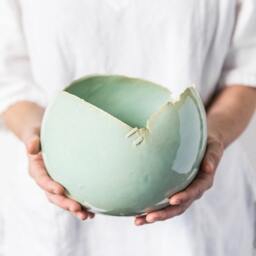 x-Large Green Ceramic Planter, Vase For Flowers, Home Decoration With A Drainage Hole & Saucer - thumbnail 2