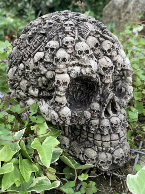 Stone Garden Multi-Skull Skull Gothic Human Head Ornament Statue - image 1