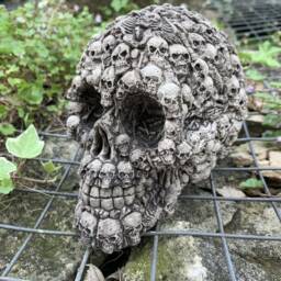Stone Garden Multi-Skull Skull Gothic Human Head Ornament Statue - thumbnail 2