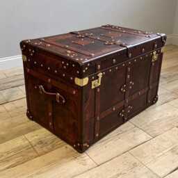 Antique Style Leather Trunk Coffee Table Brass Studded Storage Chest Handmade in England - thumbnail 3