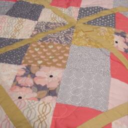 Trellis Garden Quilt Blanket, Handmade Traditional Pattern in Pinks & Gray , Coverlet Or Lap - thumbnail 2