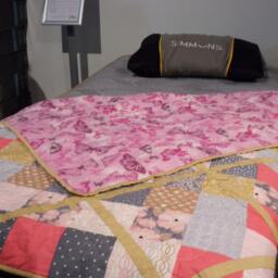 Trellis Garden Quilt Blanket, Handmade Traditional Pattern in Pinks & Gray , Coverlet Or Lap - thumbnail 3