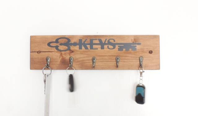 Rustic Wooden Key Holder Entryway Hall Decor With Antique Gold Hooks - image 1