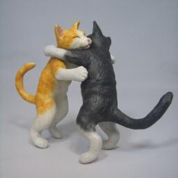 Cats Hugging(Cat Figurine Personalized Pet Portrait - thumbnail 2
