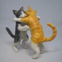 Cats Hugging(Cat Figurine Personalized Pet Portrait - thumbnail 3