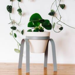 Metal Plant Stand With Pot By Carter + Rose - thumbnail 4