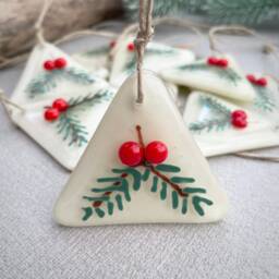 Yew Berry ~ Handmade Fused Glass Christmas Tree Decoration Triangle Cream - thumbnail 2