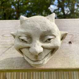 Imp Stone Hanging Plaque - Sprite Gremlin Outdoor Statue Decor Garden Ornament - thumbnail 2