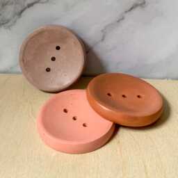 Handmade Concrete Round Soap Dish With Drainage Holes - Modern Bathroom Decor & Eco-Friendly Accessory - thumbnail 4