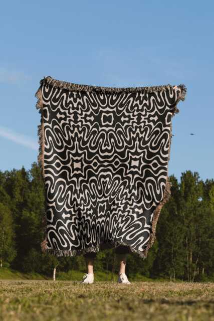 Black & White Psychedelic Pattern Woven Cotton Throw Blankets - image 1