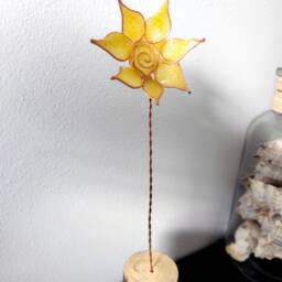 Sunflower On Driftwood Boho Beach Copper Wire Flower Sculpture - thumbnail 2