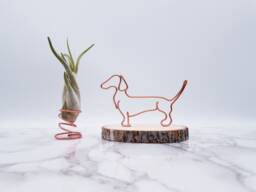 Wire Dachshund Sculpture, Personalized Dog Art, Desk Decor - thumbnail 1