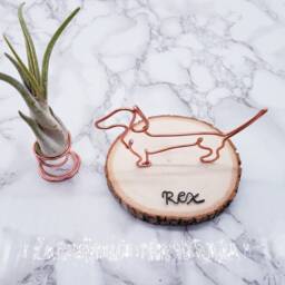 Wire Dachshund Sculpture, Personalized Dog Art, Desk Decor - thumbnail 3