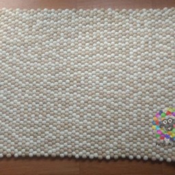Handmade Wool Felt Ball Rug White & Off-White - thumbnail 4