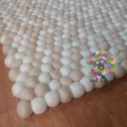 Handmade Wool Felt Ball Rug White & Off-White - thumbnail 2