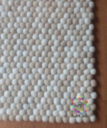 Handmade Wool Felt Ball Rug White & Off-White - thumbnail 1