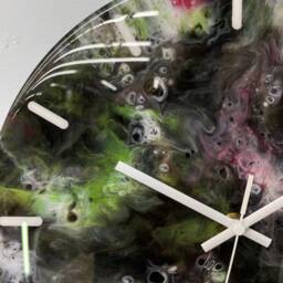 33cm Black Green White & Blood Red Abstract Modern Resin Wall Clock, Unusual Decor, Unique Clocks - thumbnail 3