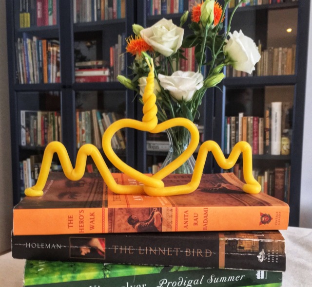 Mom Candle - Mother's Day Gift -Pure Beeswax Mom Is in Your Heart Cake Topper - image 1