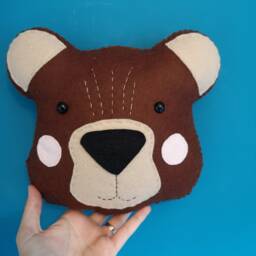 Woodland Felt Bear Head, Animal Heads Kids Room, Stuffed Toy Woodland Nursery Decor, Baby Nursery, Wall Hanging, Gift - thumbnail 3