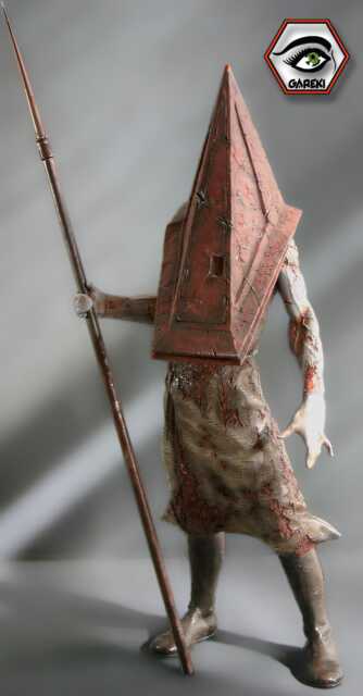 Red Pyramid Thing 1/6 Resin Kit - image 1